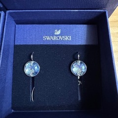 スワロフスキー　SWAROVSKI ピアス　3つセットの画像