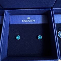 スワロフスキー　SWAROVSKI ピアス　3つセットの画像