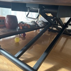 【お話中】昇降式木テーブルの画像