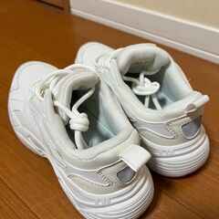 ORTR 厚底 ホワイト スニーカー 23.0CM　軽量 レディースの画像
