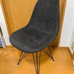 イームズチェアの画像