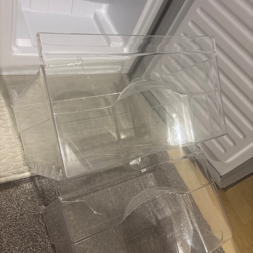 【掲載終了】アイリスオーヤマ　60L　説明書あり　冷凍庫　グランドライン(Grand-Line ) AFR-60L01SL シルバー　