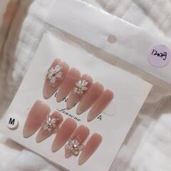 アーモンド型ネイルチップ Mサイズ クリアベース 花付きの画像