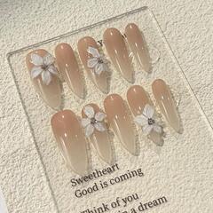 アーモンド型ネイルチップ Mサイズ クリアベース 花付きの画像