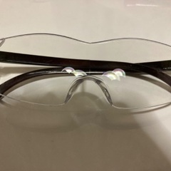 譲ります。ハズキルーペと拡大鏡