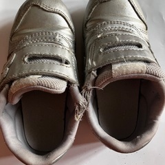 【格安】ニューバランス15.5cmスニーカー靴キッズ子供ベビー子どもシルバーの画像