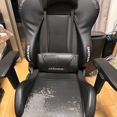 ゲーミングチェア AKRacing Premium カーボンブラック の画像