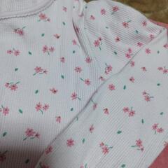 130cm　ユニクロ　パジャマ　花柄　ピンクの画像