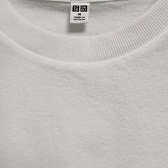ユニクロの白Tシャツの画像