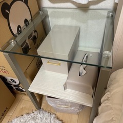 サイドテーブルの画像