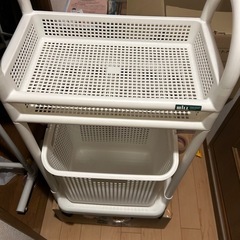 キャスター付きラック