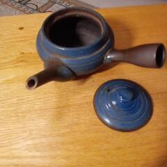 濃紺・急須の画像
