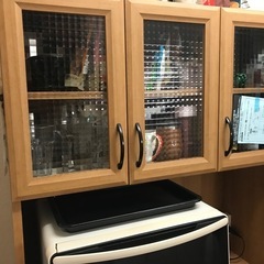 ナチュラルウッドキッチンのカビネットの画像