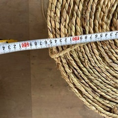 わら縄大巻2分直径40センチ高さ23センチ7.5キロの画像