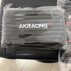 AKRACING ショルダーバッグとTシャツ