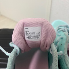 asics スニーカーの画像