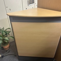 おしゃれなカウンター　オフィスカウンターの画像