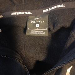 ナイキ　ＮＩＫＥパーカーの画像