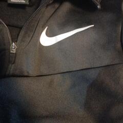 ナイキ　ＮＩＫＥパーカーの画像