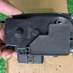 スロットルボディーの画像