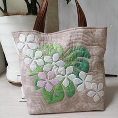 ハンドメイド・パッチワーク手提げたっぷり入る大きめサイズの画像