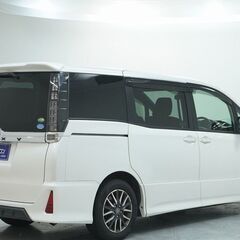 【自社ローン対象】トヨタ　ヴォクシー〇ミニバン〇両側電動スライドドア〇メモリーナビ〇フルセグ〇バックカメラ〇Bluetooth〇後席カメラ〇ETCの画像