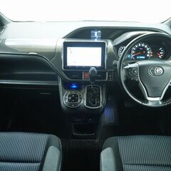 【自社ローン対象】トヨタ　ヴォクシー〇ミニバン〇両側電動スライドドア〇メモリーナビ〇フルセグ〇バックカメラ〇Bluetooth〇後席カメラ〇ETCの画像