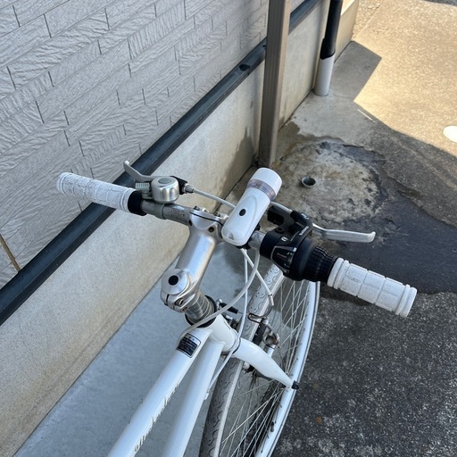 【受け渡し者決定】クロスバイク ホワイト  シマノ製6段変速ギヤ 受け渡し者決定】クロスバイク ホワイト シマノ製6段変速ギヤ