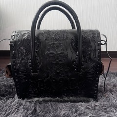 グレースコンチネンタル バック 黒 レトロフラワーの画像