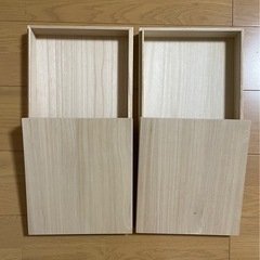 ジャン＝ポール・エヴァンのチョコレート缶とじゃばらっ粉缶と木製の箱それそれ2個ずつの画像