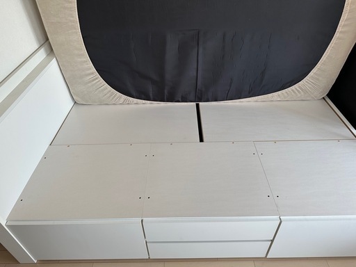 ニトリ 収納付きセミダブルベッド。美品