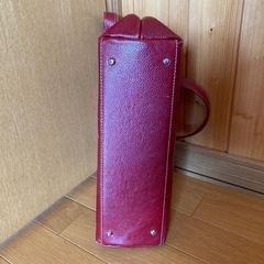 レザー風ハンドバッグ　赤の画像