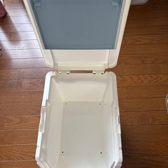 クローゼット収納　跳ね上げ扉