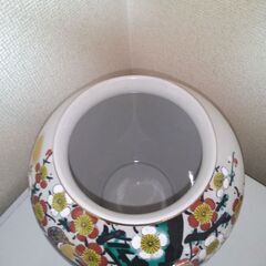 未使用に近い美品　花瓶　九谷焼　秀峰作の画像