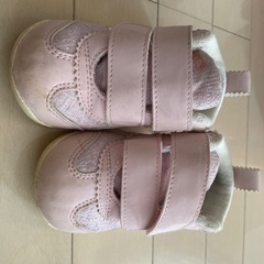 アシックスのセカンドシューズの画像