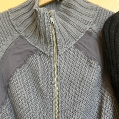 ニットのコート2点の画像
