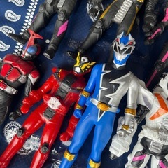 ヒーロー　戦隊モノ　人形の画像