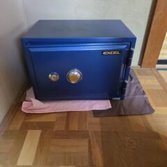 とびら付き耐火金庫の画像