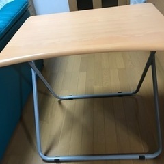 折りたたみテーブル　(大)の画像
