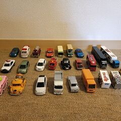 トミカなどのミニカー