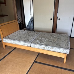 ベッドの画像
