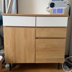 決まりました(^^)
【4/12-13お渡し優先】北欧風　脚付キャビネットの画像
