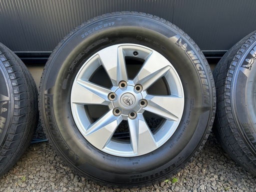 【値下げしました‼︎】ランクルプラド純正ホイール付き夏タイヤ265/65R17