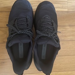 HOKAスニーカー