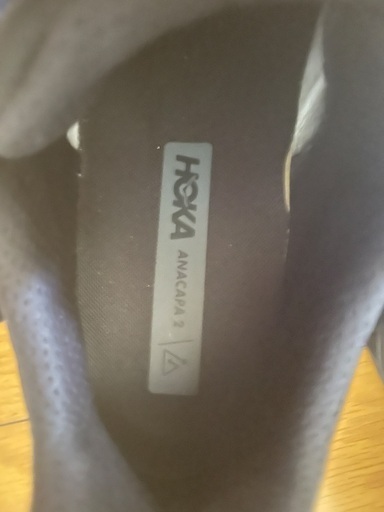 HOKAスニーカー