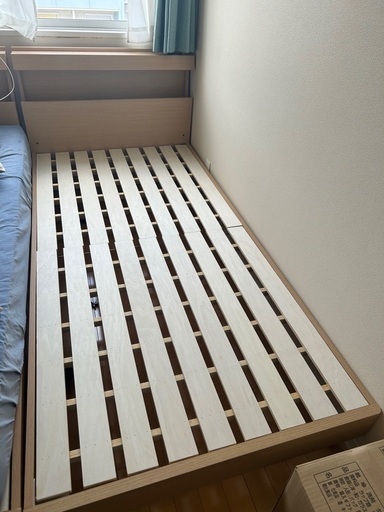シングルベッドフレーム　２つ　マットレス