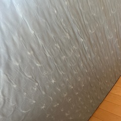 シングルベッドフレーム　２つ　マットレスの画像