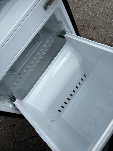 極美品 東芝 153L 2ドア冷蔵庫 GR-T15BS ブラック 2022年製 ホワイト 右開き