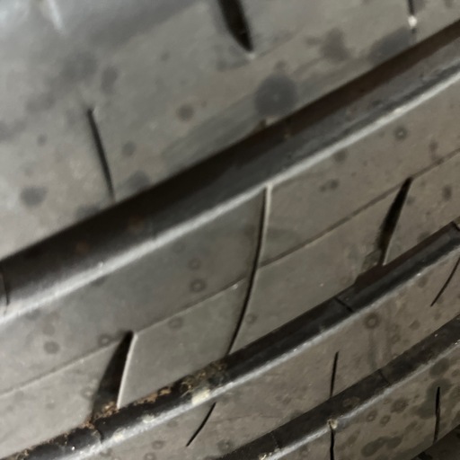 車のタイヤです??値段下げました！アルミホイル付きBSタイヤ?１８５／７０Rホイールのサイズ5.５ＪＰピッチ１００コンパクトカーに合い