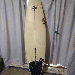 サーフボード ショート